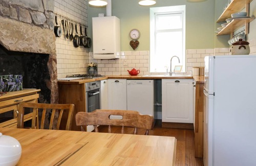 Moffat Cottage | Cabin ∙ 2 bedrooms ∙ 4 guests