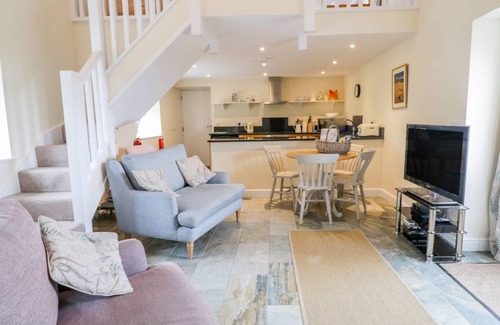 Holywell Cottage | Cabin ∙ 2 bedrooms ∙ 4 guests