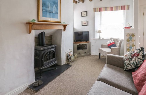 Cwrt Cottage | Cabin ∙ 2 bedrooms ∙ 4 guests