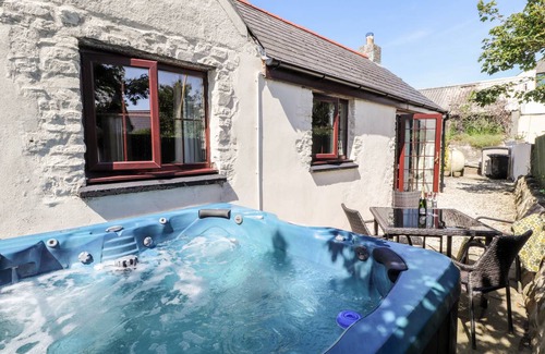 Trefin Cottage | Cabin ∙ 2 bedrooms ∙ 4 guests