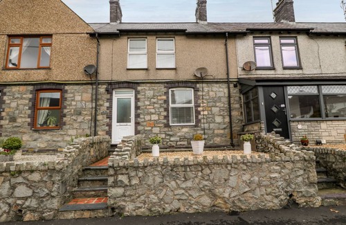 Trefor Cottage | Cabin ∙ 2 bedrooms ∙ 4 guests