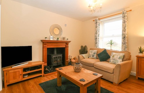 Trefor Cottage | Cabin ∙ 2 bedrooms ∙ 4 guests