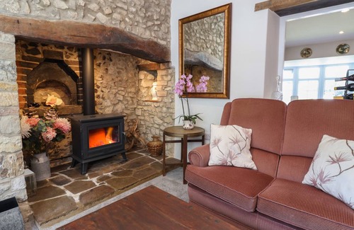 Lyme Regis Cottage | Cabin ∙ 2 bedrooms ∙ 4 guests
