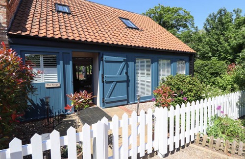 Aylesby Cottage | Cabin ∙ 2 bedrooms ∙ 4 guests