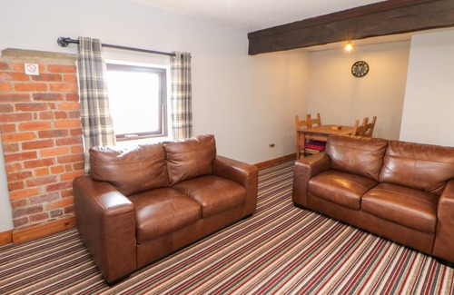 Over Haddon Cottage | Cabin ∙ 2 bedrooms ∙ 4 guests