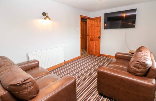 Over Haddon Cottage | Cabin ∙ 2 bedrooms ∙ 4 guests