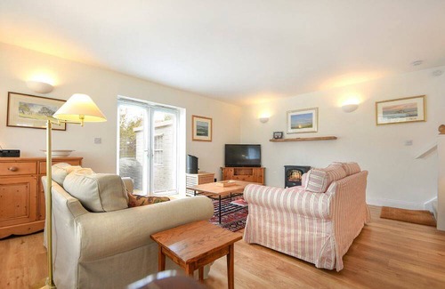 Bamburgh Cottage | Cabin ∙ 2 bedrooms ∙ 4 guests