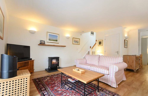 Bamburgh Cottage | Cabin ∙ 2 bedrooms ∙ 4 guests