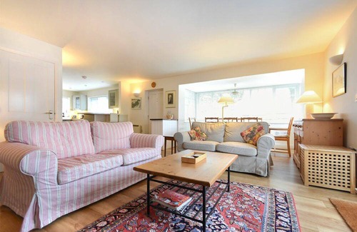 Bamburgh Cottage | Cabin ∙ 2 bedrooms ∙ 4 guests