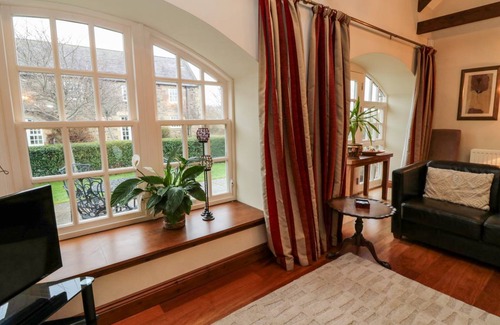 Bamburgh Cottage | Cabin ∙ 2 bedrooms ∙ 4 guests