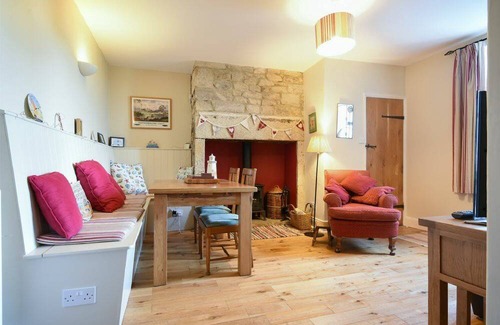 Seahouses Cottage | Cabin ∙ 2 bedrooms ∙ 4 guests