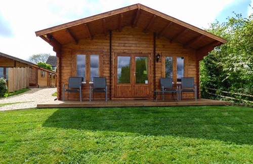 Broadway Cottage | Cabin ∙ 2 bedrooms ∙ 4 guests