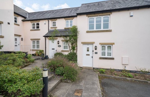Cark Cottage | Cabin ∙ 2 bedrooms ∙ 4 guests