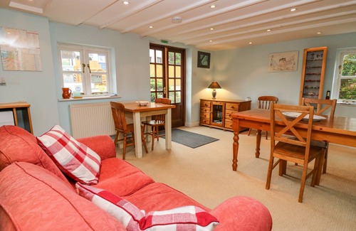 Aberystwyth Cottage | Cabin ∙ 2 bedrooms ∙ 4 guests