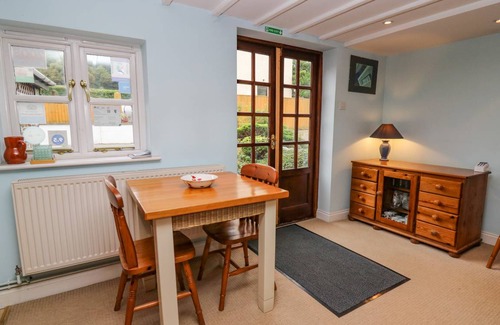 Aberystwyth Cottage | Cabin ∙ 2 bedrooms ∙ 4 guests