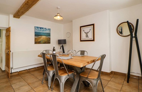 Dawlish Cottage | Cabin ∙ 2 bedrooms ∙ 4 guests