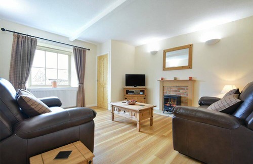 Bamburgh Cottage | Cabin ∙ 2 bedrooms ∙ 4 guests