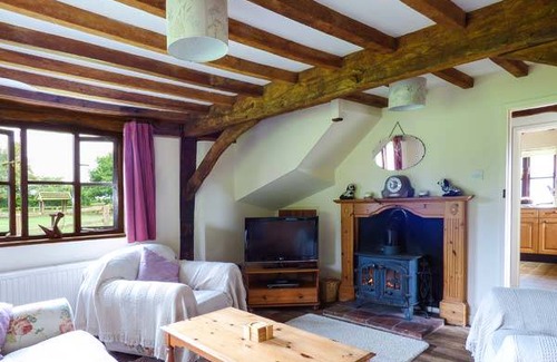 East Dereham Cottage | Cabin ∙ 2 bedrooms ∙ 4 guests