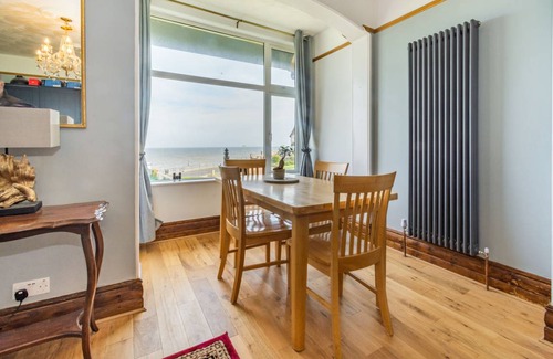 Hornsea Cottage | Cabin ∙ 2 bedrooms ∙ 4 guests