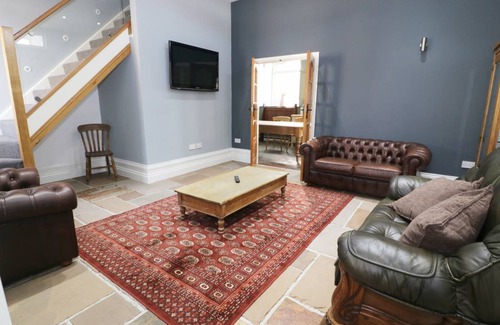 Crynant Cottage | Cabin ∙ 2 bedrooms ∙ 4 guests
