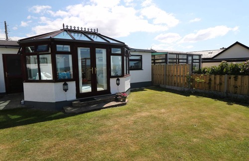 Llandanwg Cottage | Cabin ∙ 2 bedrooms ∙ 4 guests