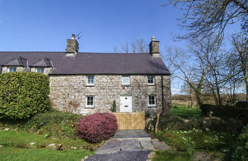 Rhyd-y-clafdy Cottage | Cabin ∙ 2 bedrooms ∙ 4 guests