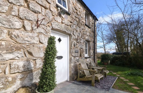 Rhyd-y-clafdy Cottage | Cabin ∙ 2 bedrooms ∙ 4 guests