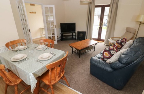 Lydstep Cottage | Cabin ∙ 2 bedrooms ∙ 4 guests