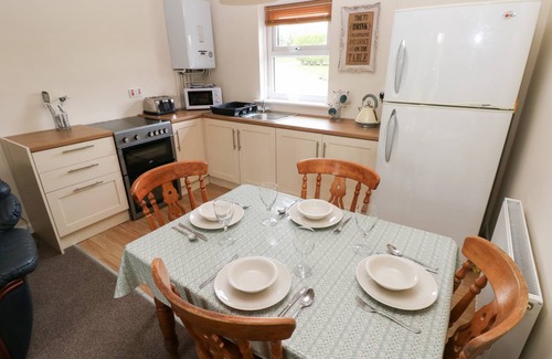 Lydstep Cottage | Cabin ∙ 2 bedrooms ∙ 4 guests