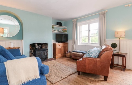 Sturminster Newton Cottage | Cabin ∙ 2 bedrooms ∙ 4 guests