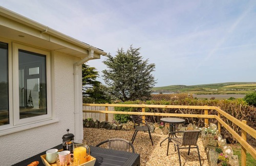 Newport Cottage | Cabin ∙ 2 bedrooms ∙ 4 guests