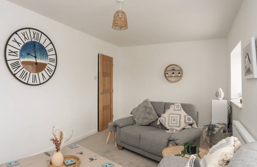 Newborough Cottage | Cabin ∙ 2 bedrooms ∙ 4 guests