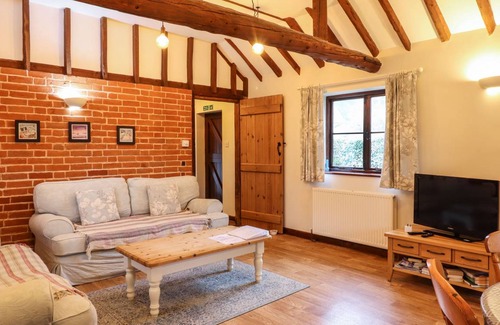 Colchester Cottage | Cabin ∙ 2 bedrooms ∙ 4 guests