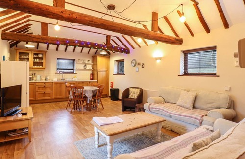 Colchester Cottage | Cabin ∙ 2 bedrooms ∙ 4 guests