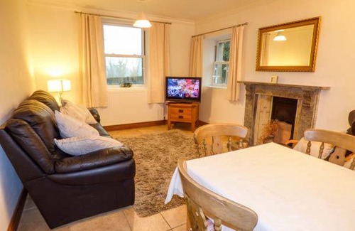 Rowsley Cottage | Cabin ∙ 2 bedrooms ∙ 4 guests