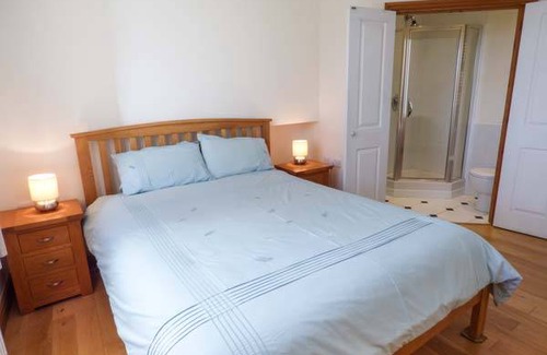 Rowsley Cottage | Cabin ∙ 2 bedrooms ∙ 4 guests