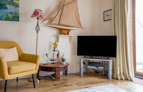 Salcombe Cottage | Cabin ∙ 2 bedrooms ∙ 4 guests