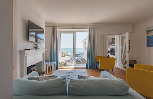 Sandgate Cottage | Cabin ∙ 2 bedrooms ∙ 4 guests