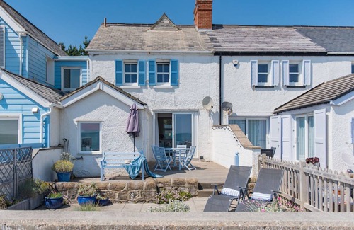Sandgate Cottage | Cabin ∙ 2 bedrooms ∙ 4 guests