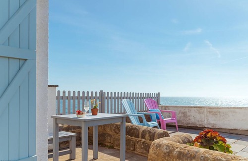 Sandgate Cottage | Cabin ∙ 2 bedrooms ∙ 4 guests