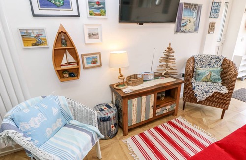 Lake Cottage | Cabin ∙ 2 bedrooms ∙ 4 guests