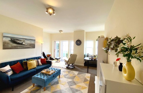 Torquay City Centre Cottage | Cabin ∙ 2 bedrooms ∙ 4 guests