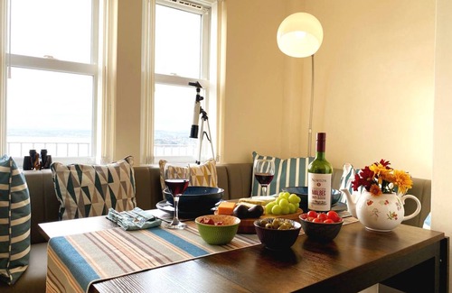 Torquay City Centre Cottage | Cabin ∙ 2 bedrooms ∙ 4 guests