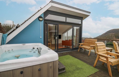 Tan-y-groes Cottage | Cabin ∙ 2 bedrooms ∙ 4 guests