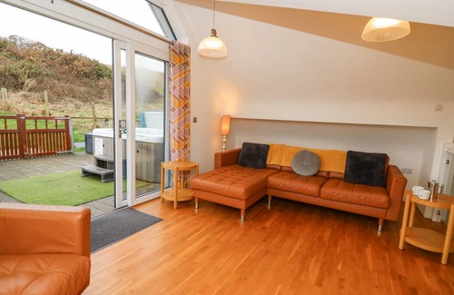 Tan-y-groes Cottage | Cabin ∙ 2 bedrooms ∙ 4 guests