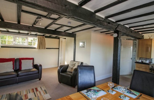 Nantwich Cottage | Cabin ∙ 2 bedrooms ∙ 4 guests