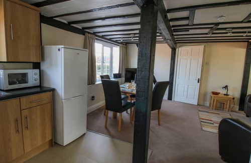 Nantwich Cottage | Cabin ∙ 2 bedrooms ∙ 4 guests