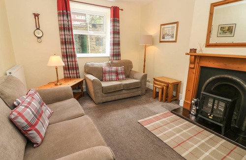 Hawes Cottage | Cabin ∙ 2 bedrooms ∙ 4 guests