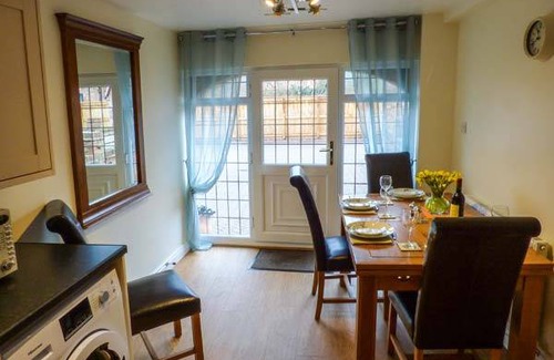 Leven Cottage | Cabin ∙ 2 bedrooms ∙ 4 guests