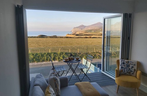 Nefyn Cottage | Cabin ∙ 2 bedrooms ∙ 4 guests